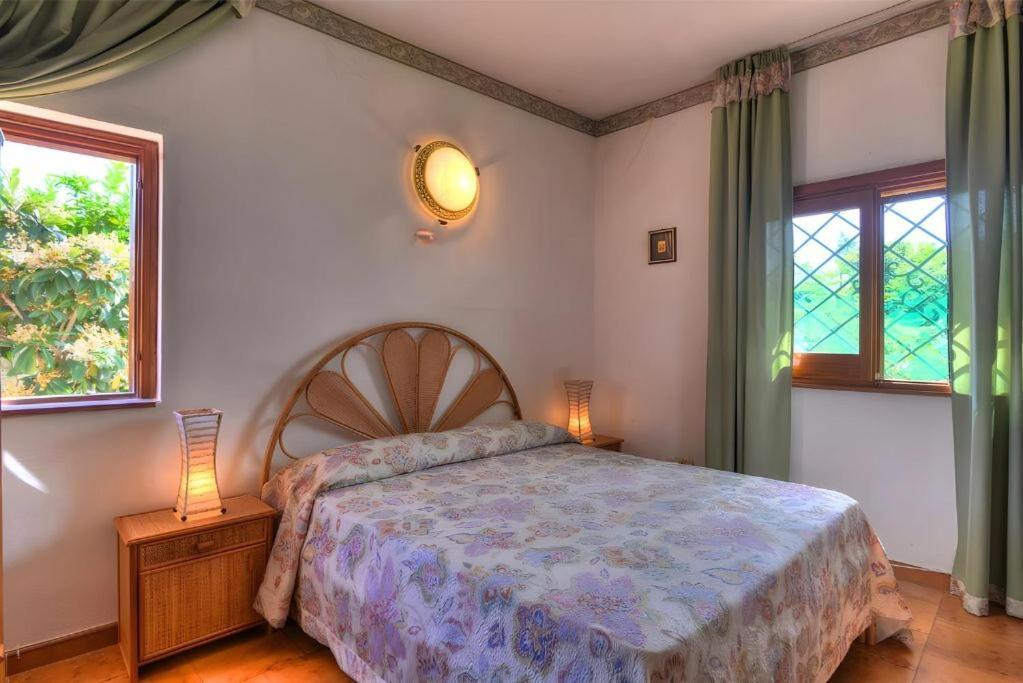 Villa Alfonsa, Fontane Bianche, Siracusa, Private Pool, 10Min From The Beach Bagian luar foto