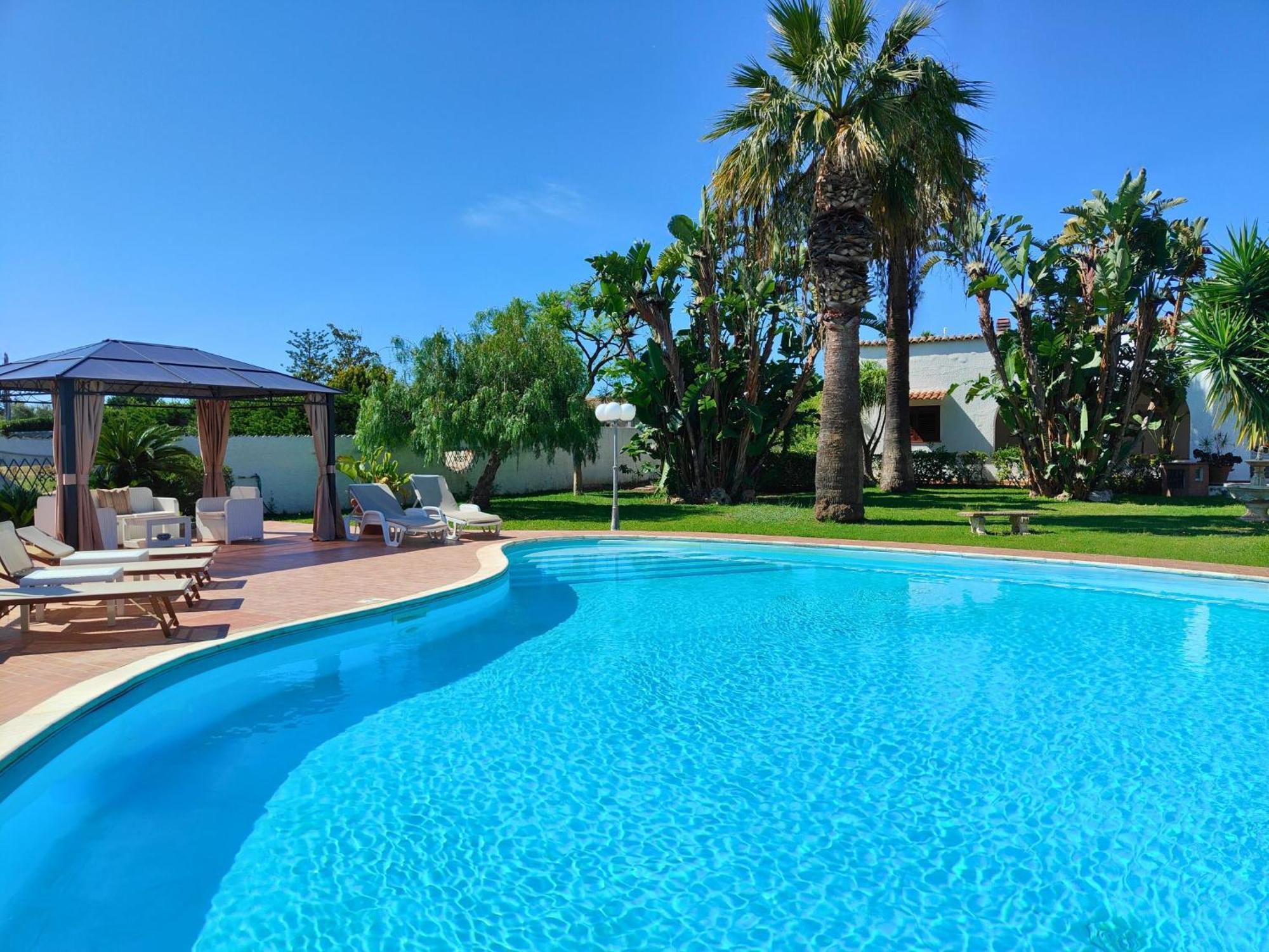 Villa Alfonsa, Fontane Bianche, Siracusa, Private Pool, 10Min From The Beach Bagian luar foto