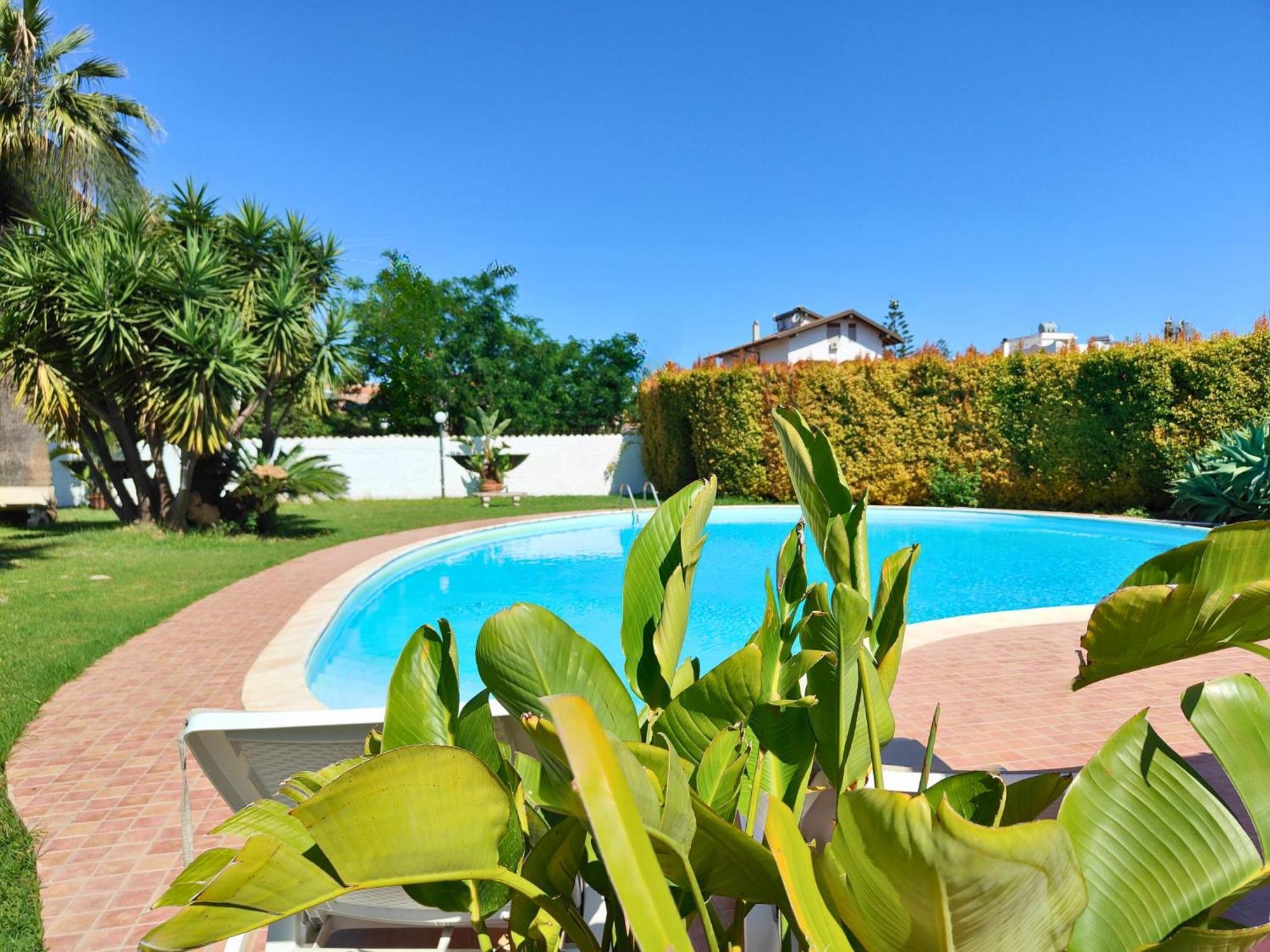 Villa Alfonsa, Fontane Bianche, Siracusa, Private Pool, 10Min From The Beach Bagian luar foto